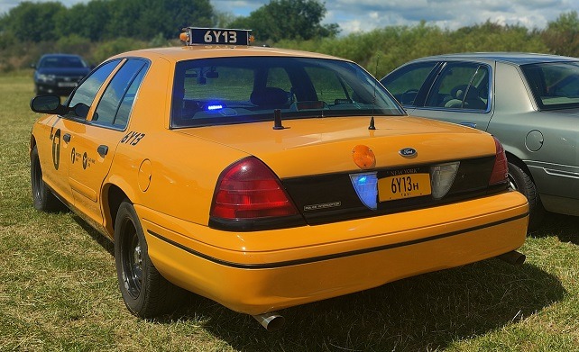 2000 Ford Crown Victoria Image 4